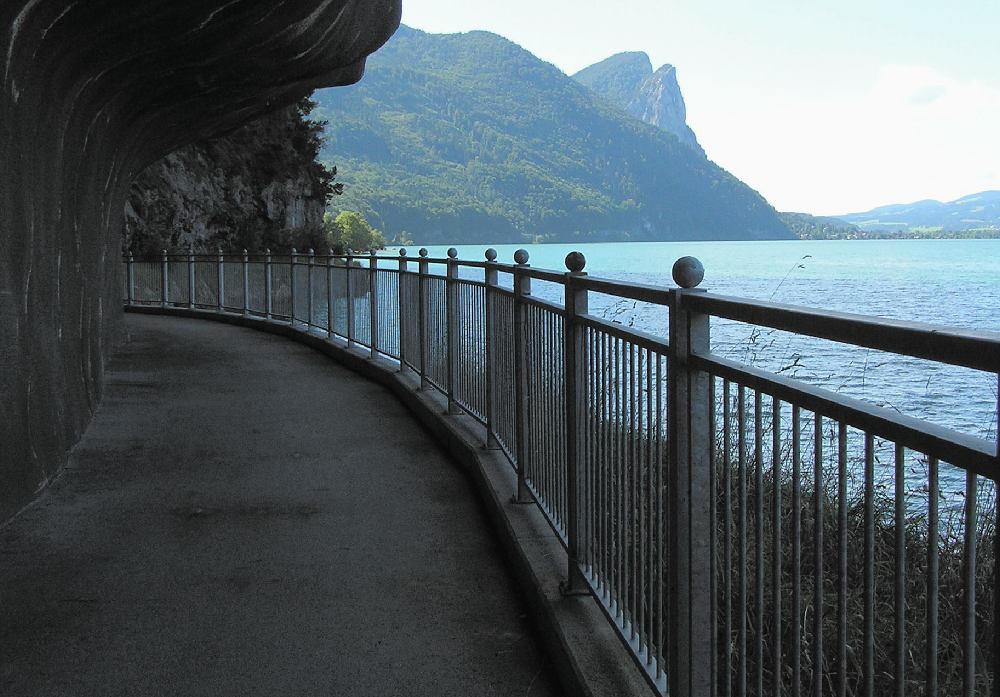 9 - Mondsee - cyklostezka vede tunelem